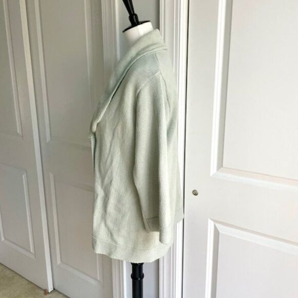 Willow Sage Green One Button 3/4 Sleeve Sweater Size Medium - Picture 2 of 4